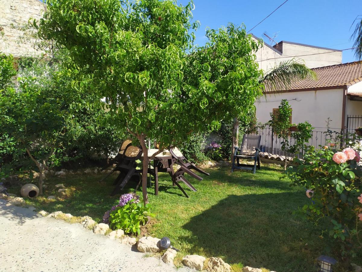 Il Giardino Dei Semplici B&B Caulonia Εξωτερικό φωτογραφία