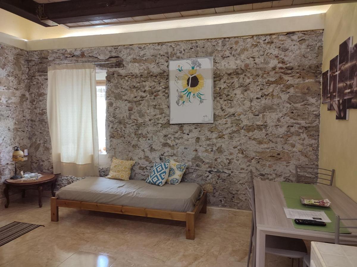 Il Giardino Dei Semplici B&B Caulonia Εξωτερικό φωτογραφία