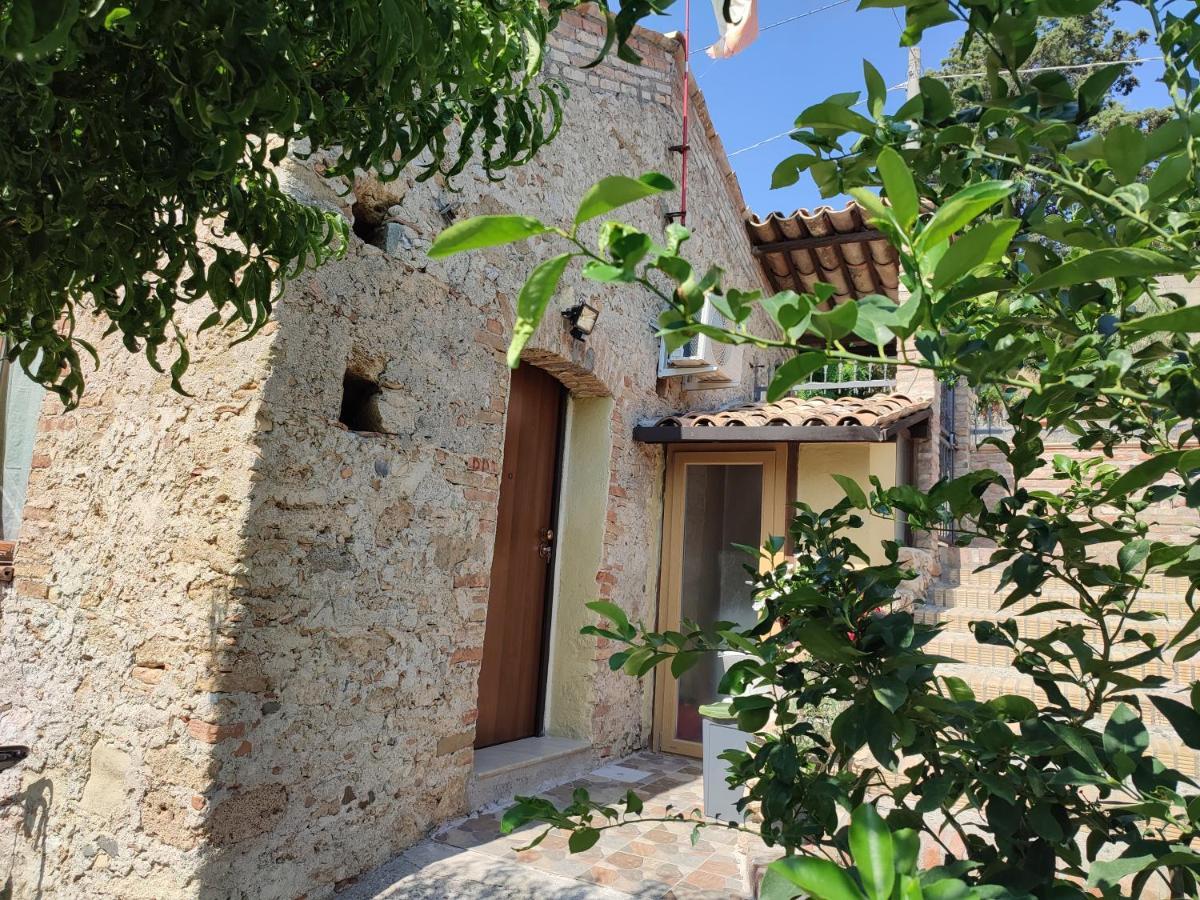 Il Giardino Dei Semplici B&B Caulonia Εξωτερικό φωτογραφία